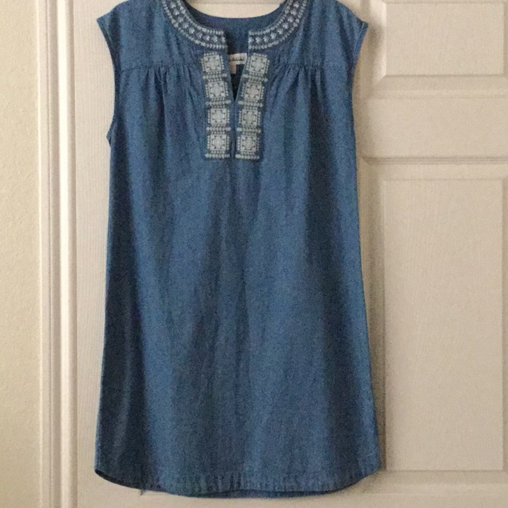 NWOT Knox Rose Chambray Embroidered Dress Small